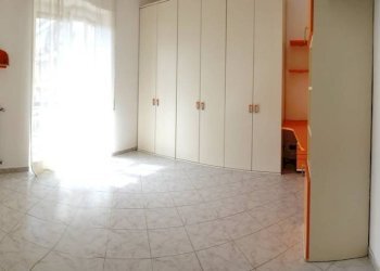 Camera da letto - Trilocale corso Ferdinando Magellano, 1c, Genova (zona Sampierdarena) - foto 12