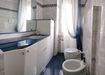 Bagno - Trilocale corso Ferdinando Magellano, 1c, Genova (zona Sampierdarena) - foto 17
