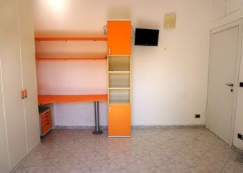 Camera da letto - Trilocale corso Ferdinando Magellano, 1c, Genova (zona Sampierdarena) - foto 19