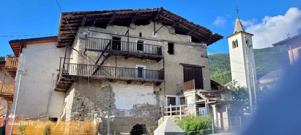 Facciata - Rustico Frazione Excenex, 30, Aosta - foto 2