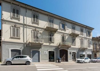 Facciata - Bar Tavola Calda - Fredda via Vittorio Emanuele II, 15, Chieri - foto 1