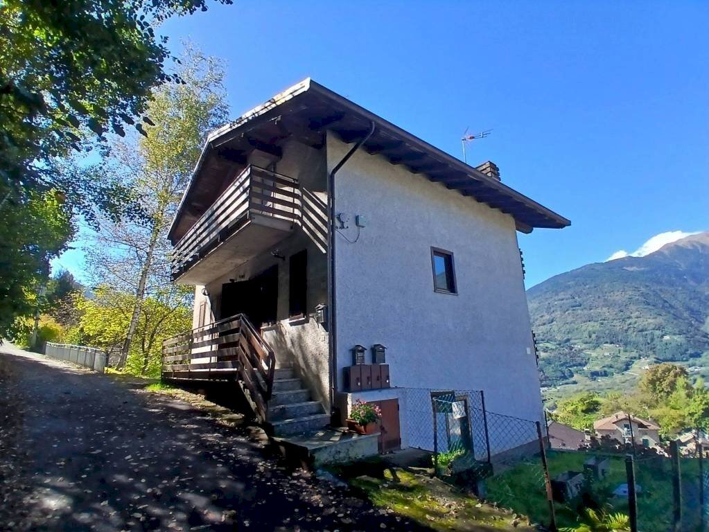 Facciata - Bilocale strada Statale del Passo di Aprica, Villa di Tirano - foto 1