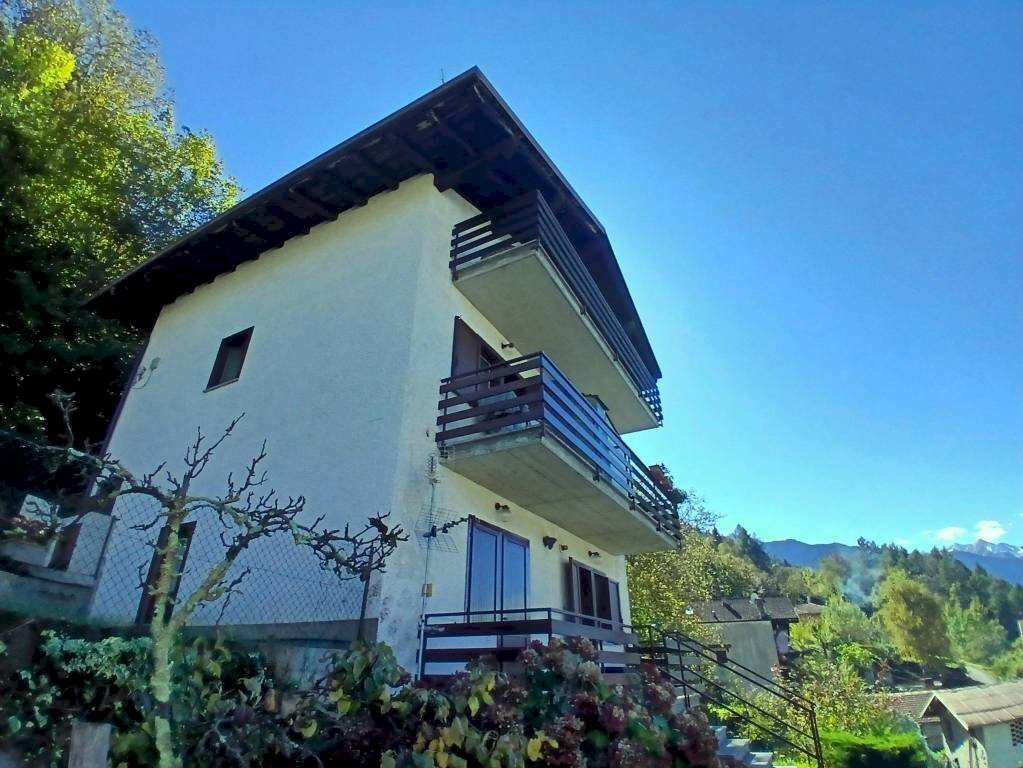 Facciata - Bilocale strada Statale del Passo di Aprica, Villa di Tirano - foto 2