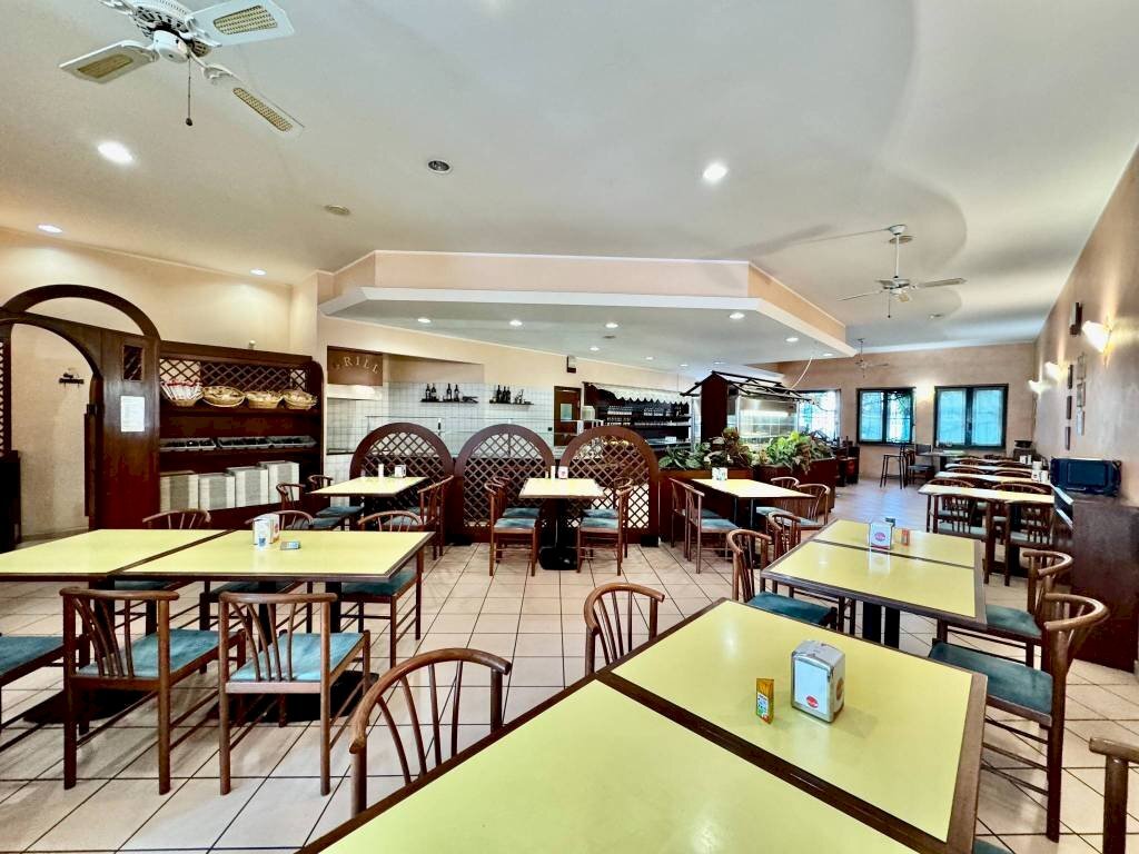 Interno non residenziale - Negozio corso Torino, 87, Buttigliera Alta - foto 2