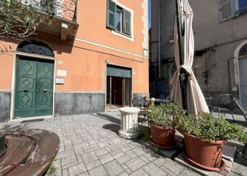 Facciata - Shop Piazza dei Mosto, Ne - photo 2