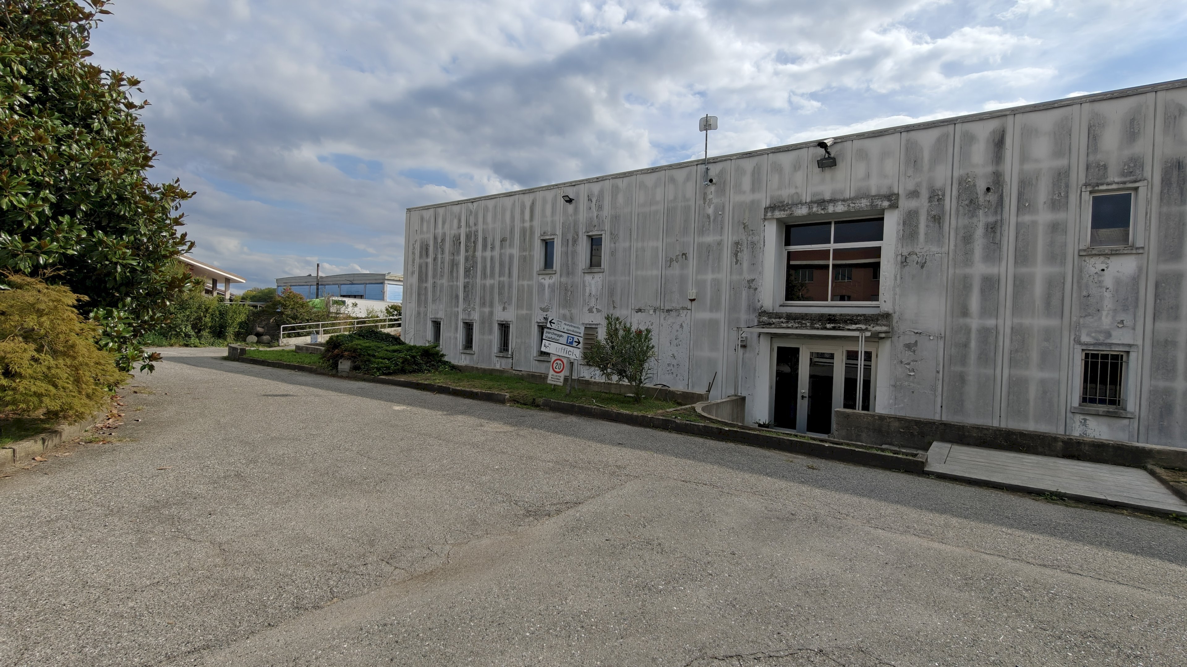 Facciata - Capannone via Lombardore, 256, Leini - foto 1