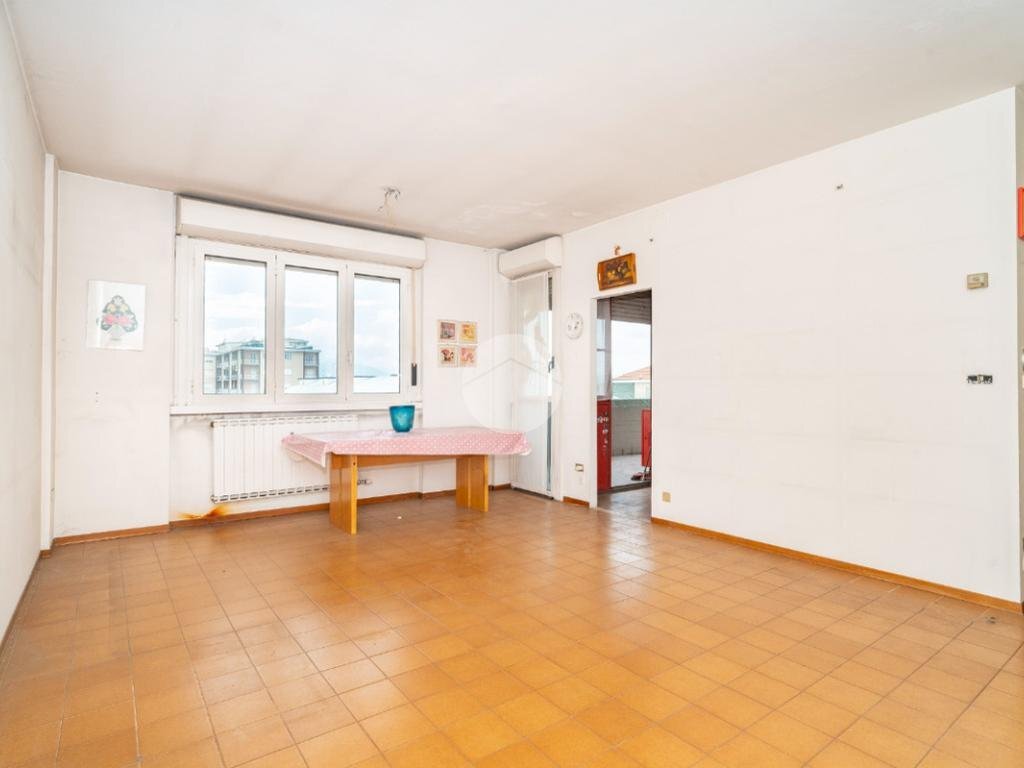 Four-room apartment Piazza Kennedy, Beinasco - photo 1