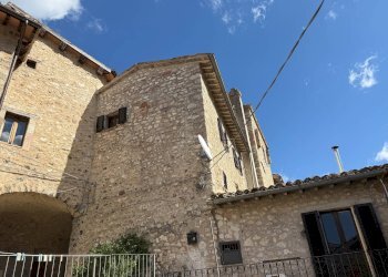 Foto 1 - Casa semi indipendente Sant'Anatolia di Narco-frazione Caso, Sant'Anatolia di Narco - foto 1