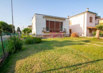 Foto 1 - Independent house Via Marconi
 
33, Castelmassa - photo 1