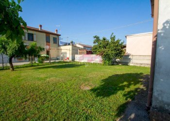 Foto 10 - Independent house Via Marconi
 
33, Castelmassa - photo 10