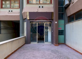 vetrina - Negozio Viale Leonardo Da Vinci
 
67, Palermo - foto 3