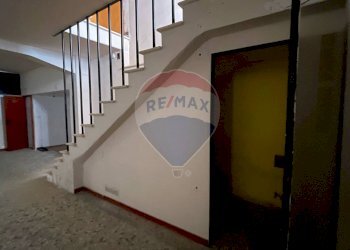 Scale - Shop Santeramo in Colle - photo 6