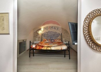 Camera / camera da letto - Bilocale via Vittorio Emanuele
 
445, Catania - foto 9