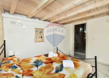 Camera / camera da letto - Bilocale via Vittorio Emanuele
 
445, Catania - foto 16