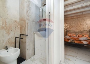 Bagno - Bilocale via Vittorio Emanuele
 
445, Catania - foto 18