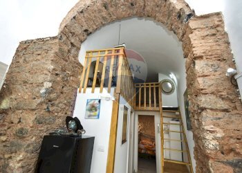 Scale - Bilocale via Vittorio Emanuele
 
445, Catania - foto 21