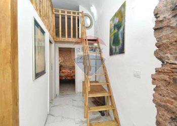 Scale - Bilocale via Vittorio Emanuele
 
445, Catania - foto 23