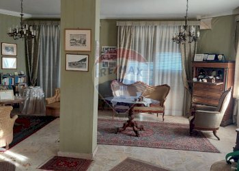 Soggiorno - Appartamento Via Battiati
 
19, Paterno - foto 1