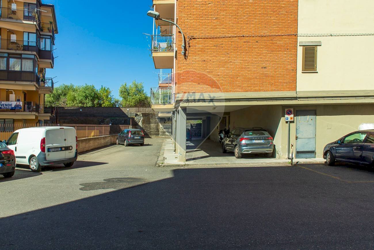 Edificio all\'aperto - Quadrilocale cantani
 
2, Acireale - foto 2