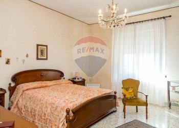 Camera / camera da letto - Quadrilocale cantani
 
2, Acireale - foto 19