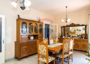 Sala da pranzo - Quadrilocale cantani
 
2, Acireale - foto 25