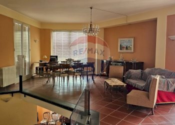 Sala da pranzo - Villa Via Minicuccazzo
 
7, Mascali - foto 26