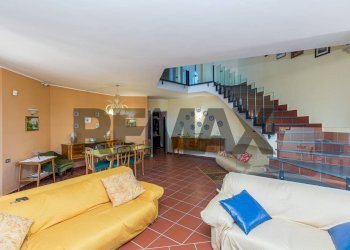 Sala da pranzo - Villa Via Minicuccazzo
 
7, Mascali - foto 48