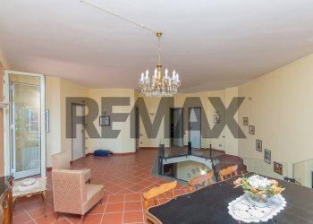Sala da pranzo - Villa Via Minicuccazzo
 
7, Mascali - foto 74
