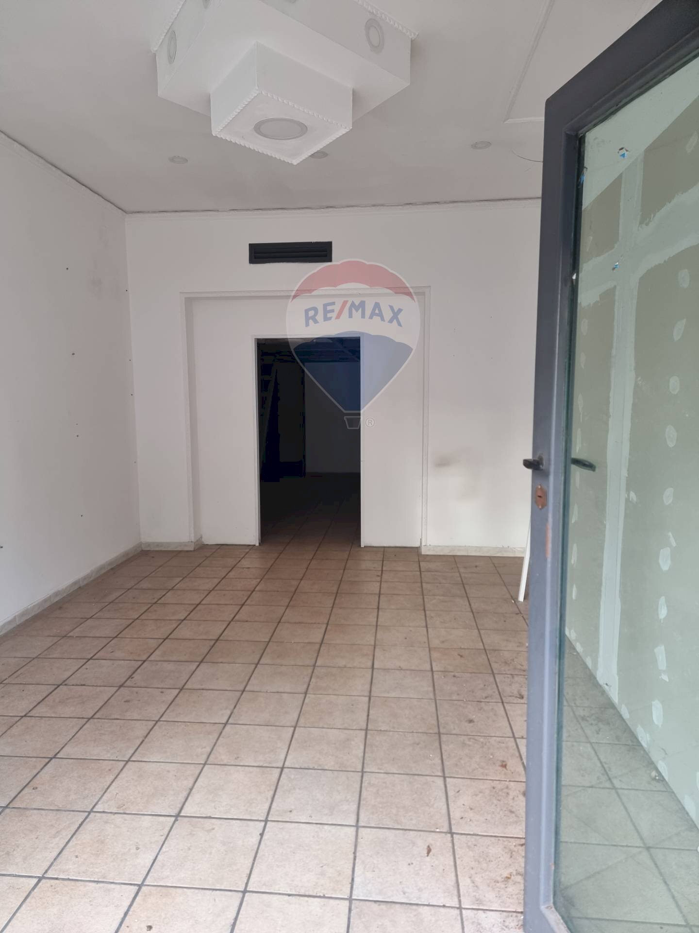 Foto 3 - Commercial Premises Via Del Bosco
 
326, Catania - photo 3