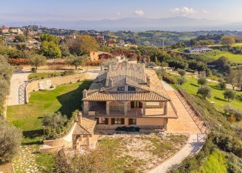Casa all\'aperto - Villa via Monte Soriano
 
snc, Castelnuovo di Porto - foto 3