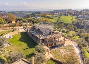 Casa all\'aperto - Villa via Monte Soriano
 
snc, Castelnuovo di Porto - foto 5