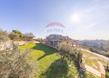 Giardino - Villa via Monte Soriano
 
snc, Castelnuovo di Porto - foto 13