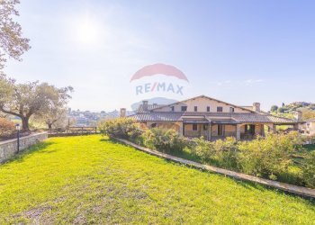 Giardino - Villa via Monte Soriano
 
snc, Castelnuovo di Porto - foto 42