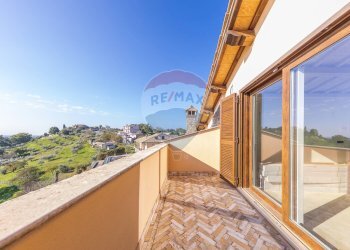 Balcone - Villa via Monte Soriano
 
snc, Castelnuovo di Porto - foto 84