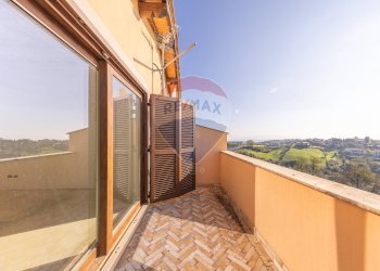 Balcone - Villa via Monte Soriano
 
snc, Castelnuovo di Porto - foto 85