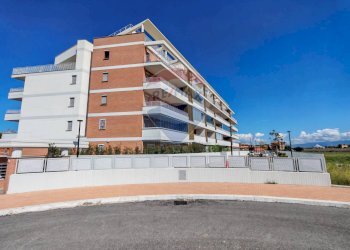 Edificio all\'aperto - Trilocale VIA ASPROMONTE
9, Roma - foto 8