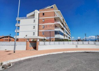 Edificio all\'aperto - Trilocale VIA ASPROMONTE
9, Roma - foto 9