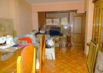 Sala da pranzo - Trilocale Via Napoli
 
99, Misterbianco - foto 24