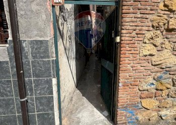 Edificio all\'aperto - Casa indipendente VIA CASTROMARINO
 
76, Catania - foto 17