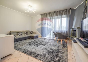 Soggiorno - Semi-detached house via Trento
 
10, Treviolo - photo 1