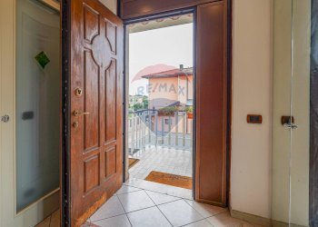 Hall / corridoio - Semi-detached house via Trento
 
10, Treviolo - photo 24