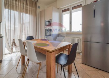 Sala da pranzo - Semi-detached house via Trento
 
10, Treviolo - photo 28
