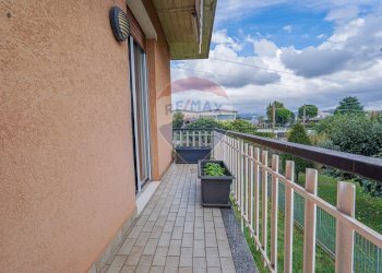 Balcone - Semi-detached house via Trento
 
10, Treviolo - photo 34