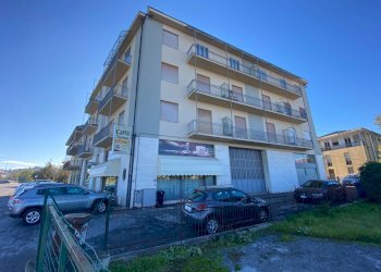 vista frontale - Appartamento Via Torino
 
9, Mondovì - foto 20