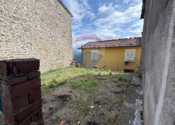 Casa all\'aperto - Casa indipendente Via San Rocco 20 b lugliano
 
20 b, Bagni di Lucca - foto 13