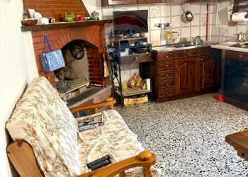 Soggiorno - Appartamento Via del Leccio Lucchio
 
16, Bagni di Lucca - foto 4