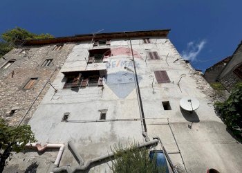 Edificio all\'aperto - Appartamento Via del Leccio Lucchio
 
16, Bagni di Lucca - foto 13