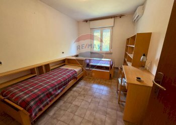 Camera / camera da letto - Appartamento Loc Tombeto Borgo a Mozzano
 
28, Borgo a Mozzano - foto 9