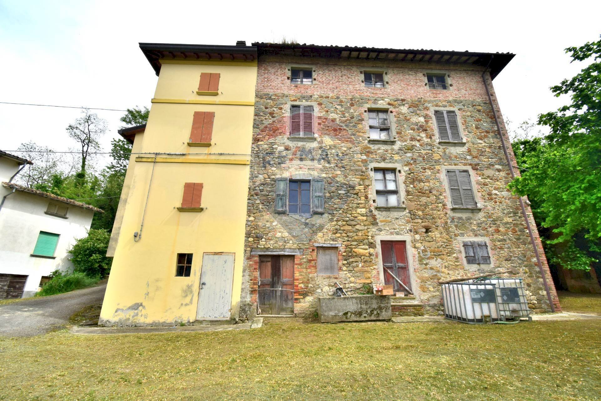 PALAZZINA ESTERNA AFFACCIO SULLA VALLE - Semi-detached house Strada Faseto
 
1, Fornovo di Taro - photo 2