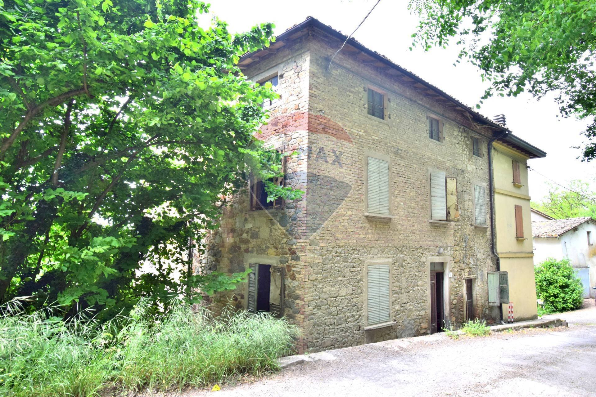 PALAZZINA ESTERNA AFFACCIO STRADA FASETO - Semi-detached house Strada Faseto
 
1, Fornovo di Taro - photo 3